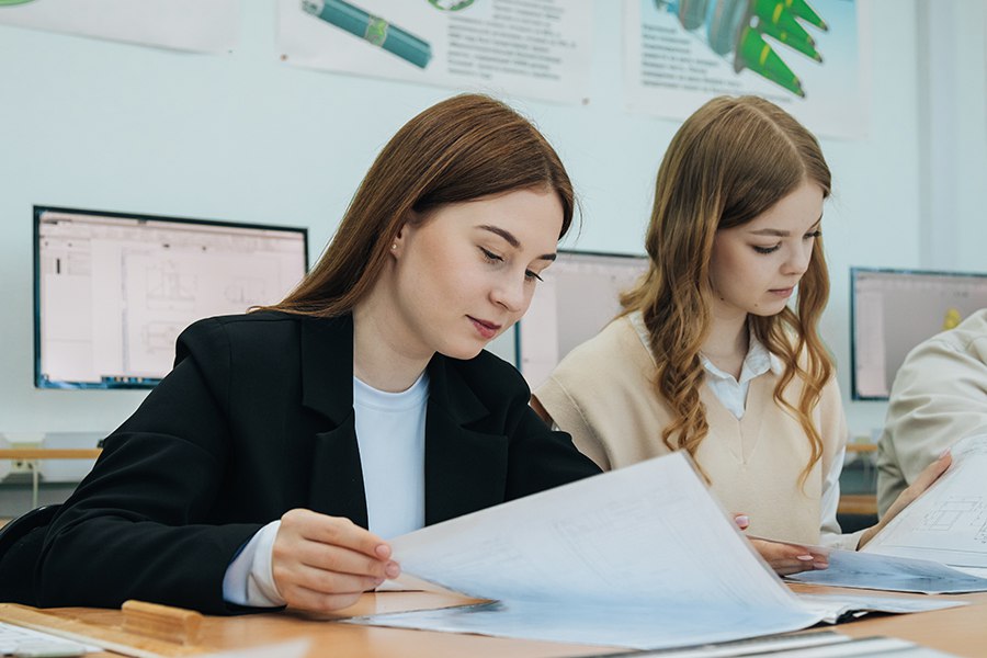 В Омском политехе прошли июньские научные конференции В Омском политехе прошли июньские научные конференции