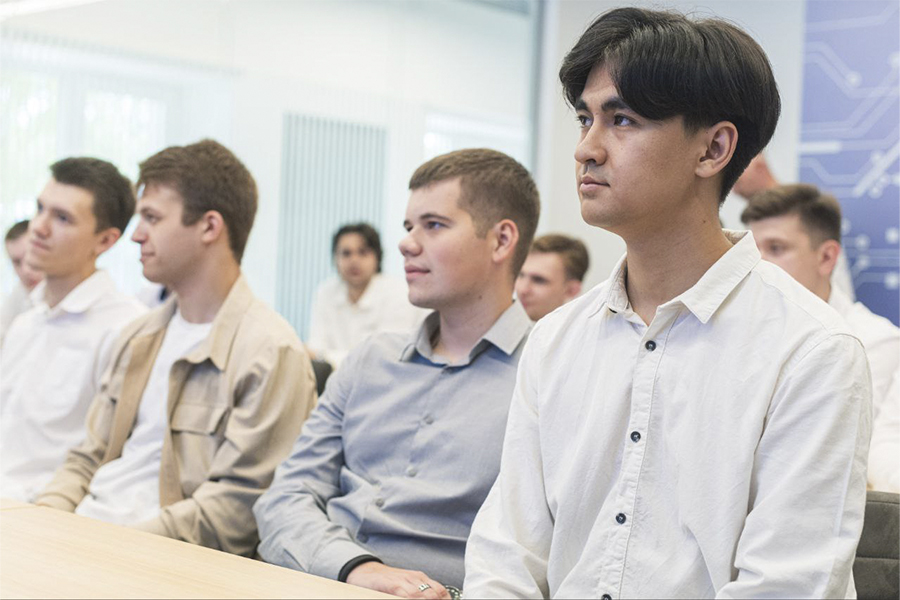 Выпускники базовой кафедры «Газпром нефти» получили дипломы и готовы к старту карьеры Выпускники базовой кафедры «Газпром нефти» получили дипломы и готовы к старту карьеры