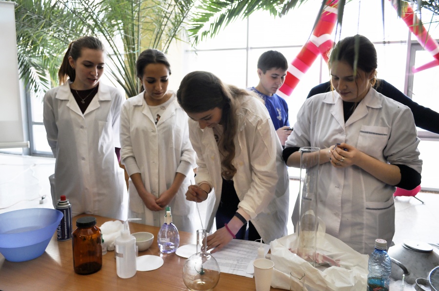 "Чудеса науки в Политехе": в опорном вузе отметили День российской науки "Чудеса науки в Политехе": в опорном вузе отметили День российской науки