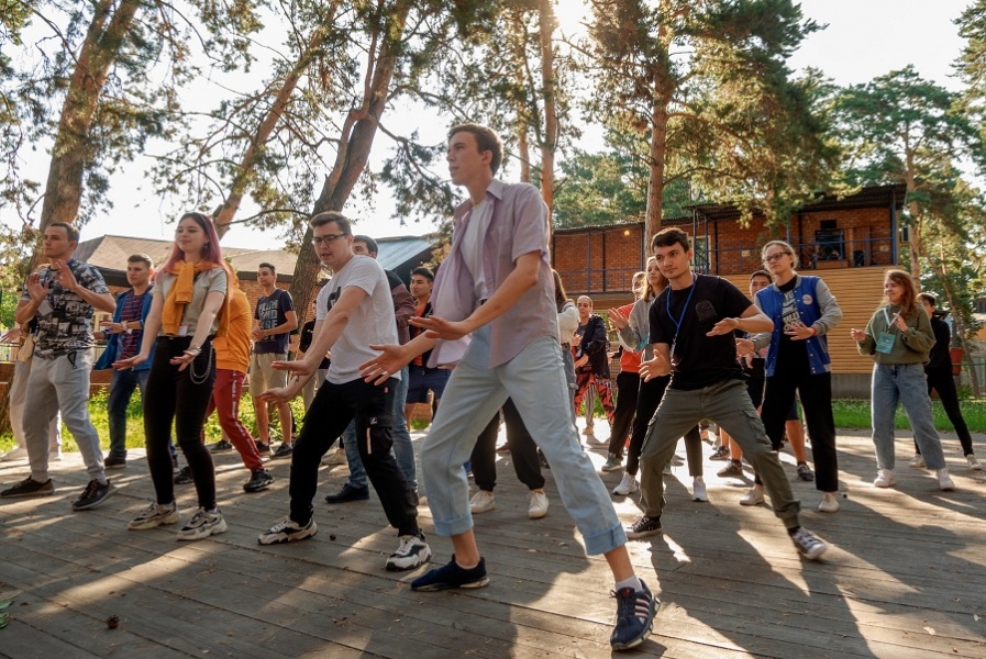 Омский политех провел летнюю школу для активистов вуза Омский политех провел летнюю школу для активистов вуза