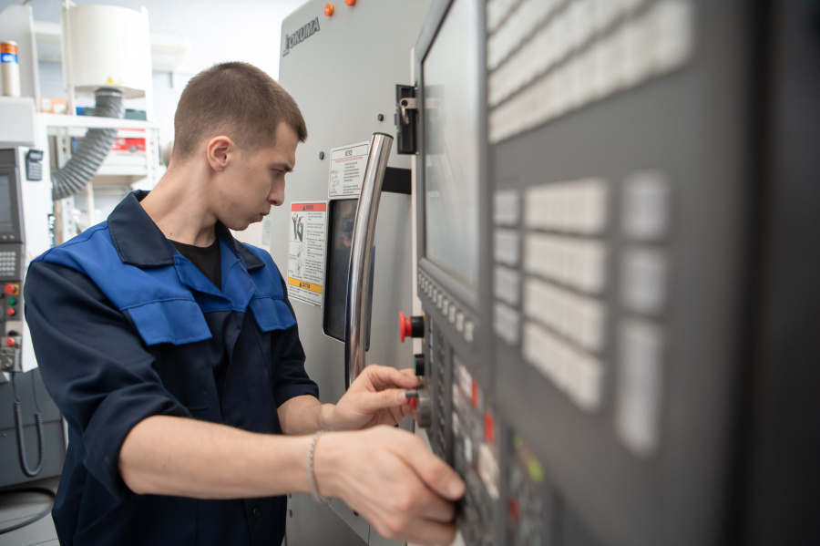 Омский политех бесплатно обучит омичей перспективным профессиям в области ИТ и машиностроения Омский политех бесплатно обучит омичей перспективным профессиям в области ИТ и машиностроения