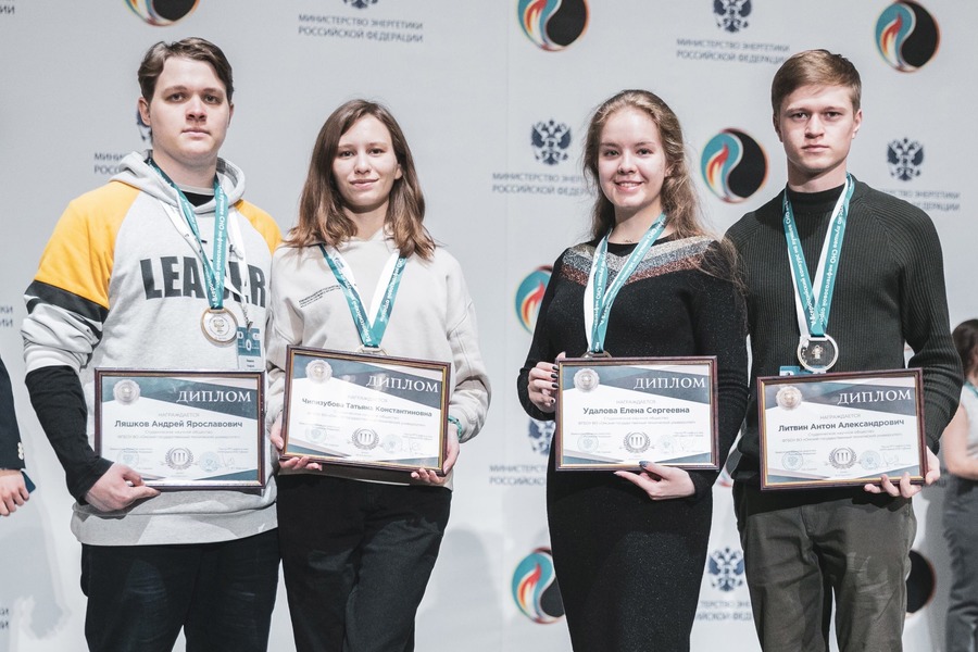 Студентка ФТНГ Елена Удалова: «В следующем году кубок лучшего СНО среди нефтегазовых вузов будет наш!» Студентка ФТНГ Елена Удалова: «В следующем году кубок лучшего СНО среди нефтегазовых вузов будет наш!»