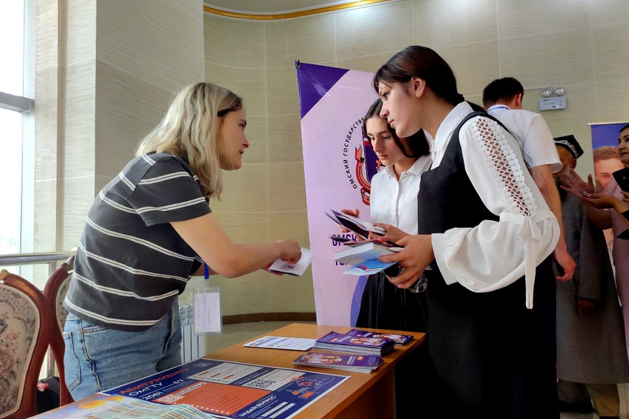 ОмГТУ стал участником выставки-ярмарки ведущих российских вузов в Таджикистане ОмГТУ стал участником выставки-ярмарки ведущих российских вузов в Таджикистане