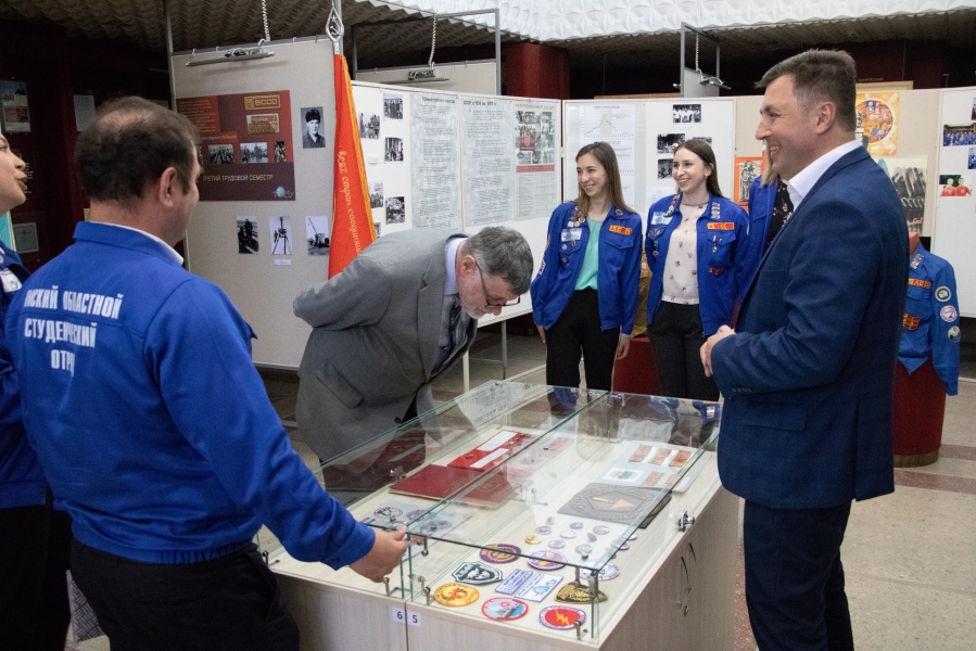 60 лет на благо страны, лучшее движение – это мы! 60 лет на благо страны, лучшее движение – это мы!