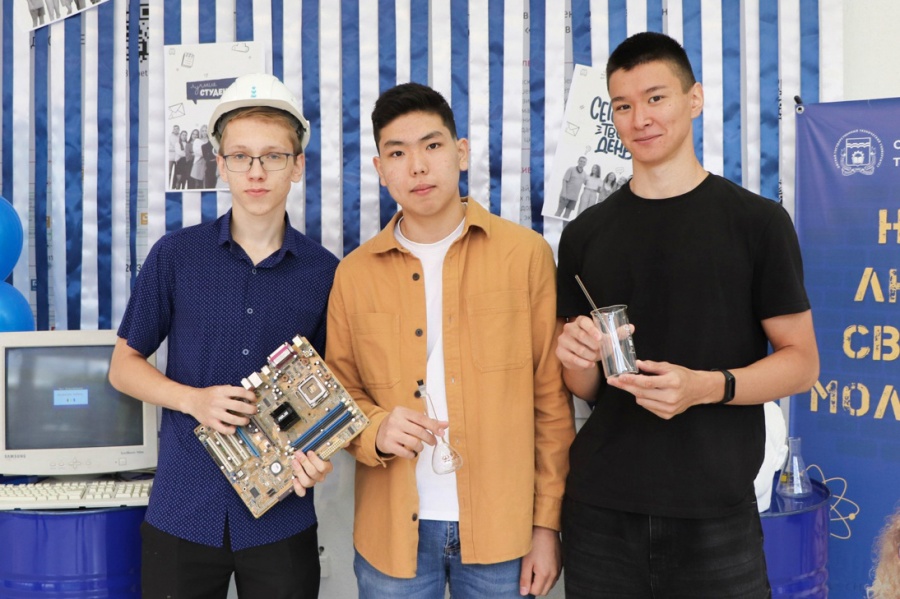 «Российское образование очень ценится у нас в стране»: иностранные абитуриенты о поступлении в Омский политех «Российское образование очень ценится у нас в стране»: иностранные абитуриенты о поступлении в Омский политех