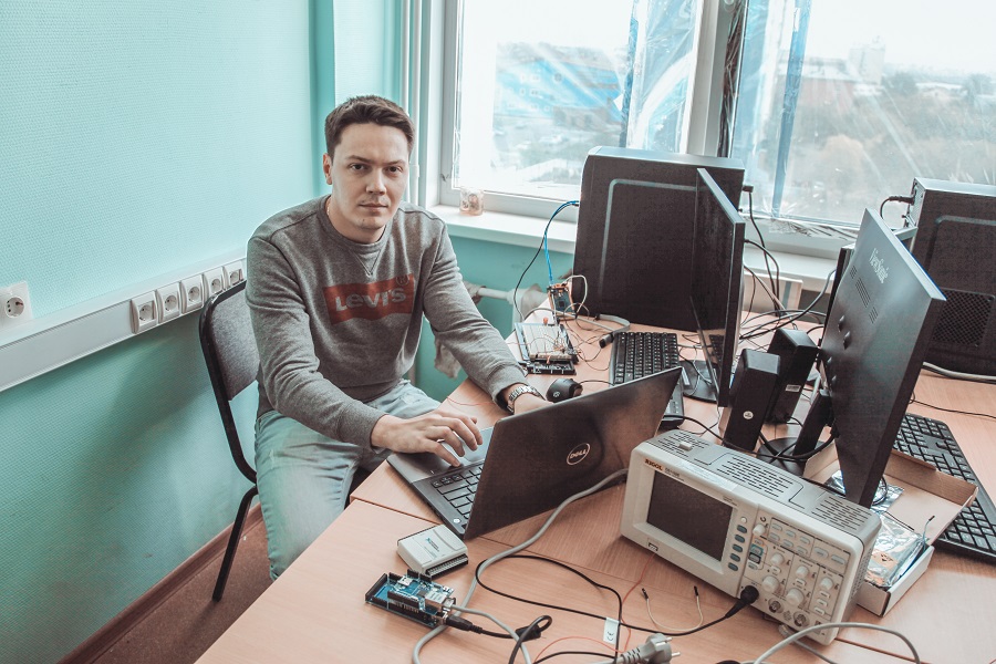 Аспирант ОмГТУ Артемий Кабанов: «Будь в сутках в два раза больше часов, я бы нашел, чем их занять!» Аспирант ОмГТУ Артемий Кабанов: «Будь в сутках в два раза больше часов, я бы нашел, чем их занять!»