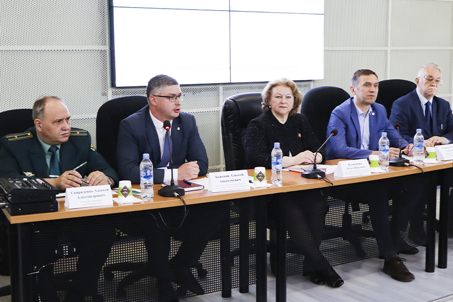 В политехе обсудили вопросы таможенного регулирования и техносферной безопасности В политехе обсудили вопросы таможенного регулирования и техносферной безопасности