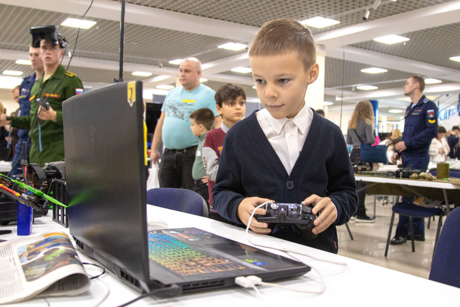 ПИШ ОмГТУ провел межрегиональный фестиваль детского и молодежного научно-технического творчества ПИШ ОмГТУ провел межрегиональный фестиваль детского и молодежного научно-технического творчества