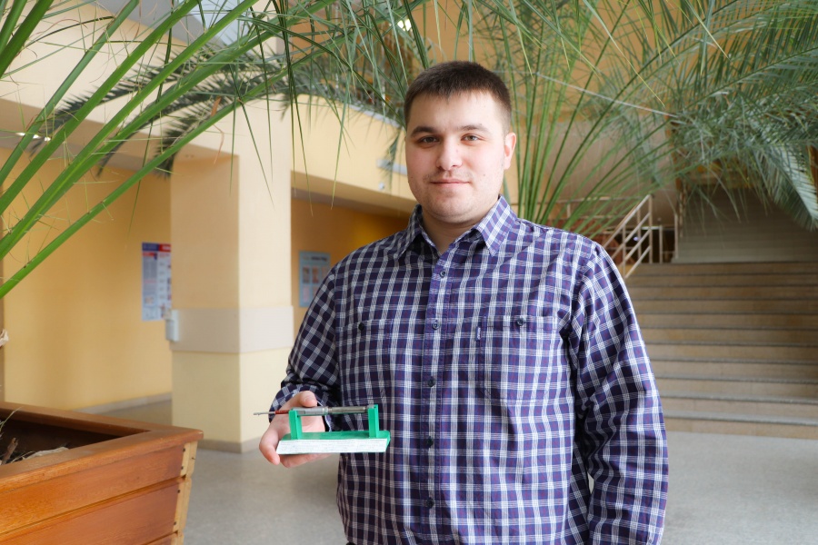 Ученый технического университета создает электроракетный двигатель для космических аппаратов Ученый технического университета создает электроракетный двигатель для космических аппаратов