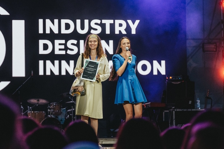 Студенты ОмГТУ представили Омскую область на фестивале «Таврида. АРТ» в Крыму Студенты ОмГТУ представили Омскую область на фестивале «Таврида. АРТ» в Крыму