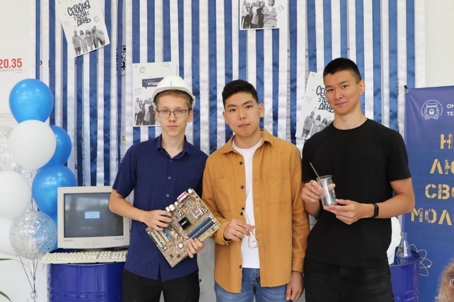 Технический университет показал абитуриентам чудеса науки на открытии приемной кампании Технический университет показал абитуриентам чудеса науки на открытии приемной кампании