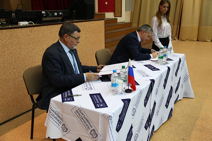 ОмГТУ и ИТМО заключили Соглашение о партнерстве в развитии инновационной экосистемы ОмГТУ и ИТМО заключили Соглашение о партнерстве в развитии инновационной экосистемы