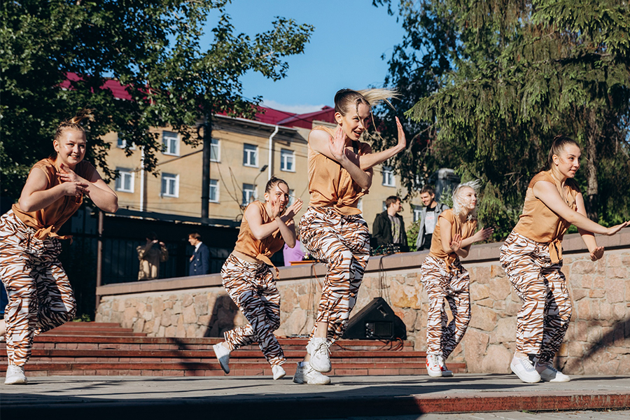 Политех приглашает омичей на летний фестиваль «Универфест» Политех приглашает омичей на летний фестиваль «Универфест»