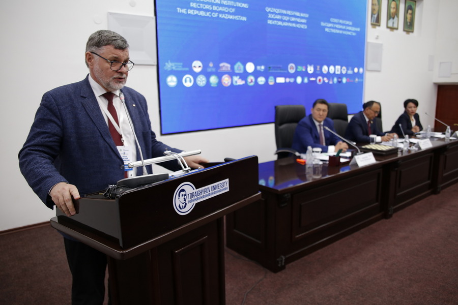 Ректор ОмГТУ обсудил с руководством вузов Казахстана развитие предпринимательства Ректор ОмГТУ обсудил с руководством вузов Казахстана развитие предпринимательства