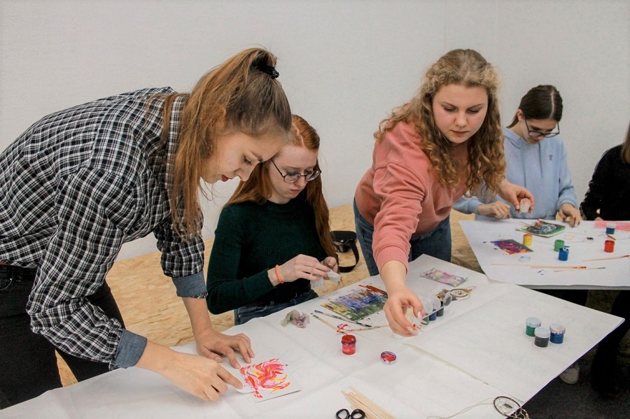 Студентки Омского политеха – победители научно-практической олимпиады по академической живописи Студентки Омского политеха – победители научно-практической олимпиады по академической живописи