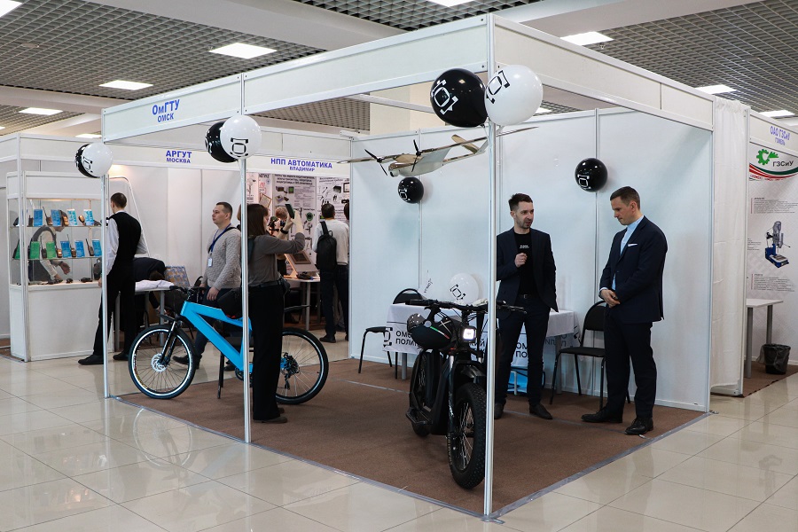 ОмГТУ представил уникальные разработки на инновационном форуме «ПромТехЭкспо-2023» ОмГТУ представил уникальные разработки на инновационном форуме «ПромТехЭкспо-2023»