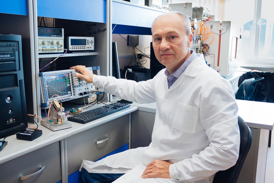 В ОмГТУ занимаются усовершенствованием важнейшего элемента радиотехники В ОмГТУ занимаются усовершенствованием важнейшего элемента радиотехники