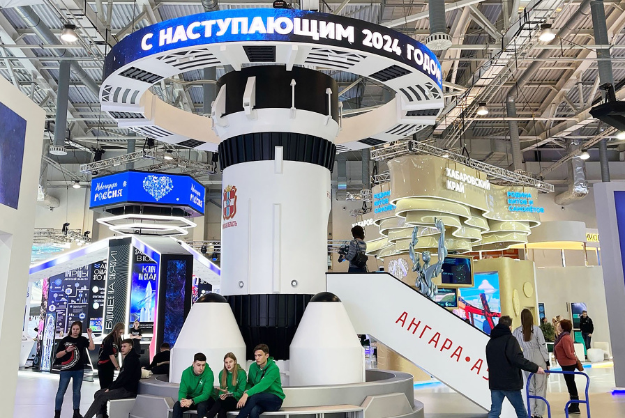 Команда студентов ОмГТУ представила университет на выставке «Россия» в Москве Команда студентов ОмГТУ представила университет на выставке «Россия» в Москве