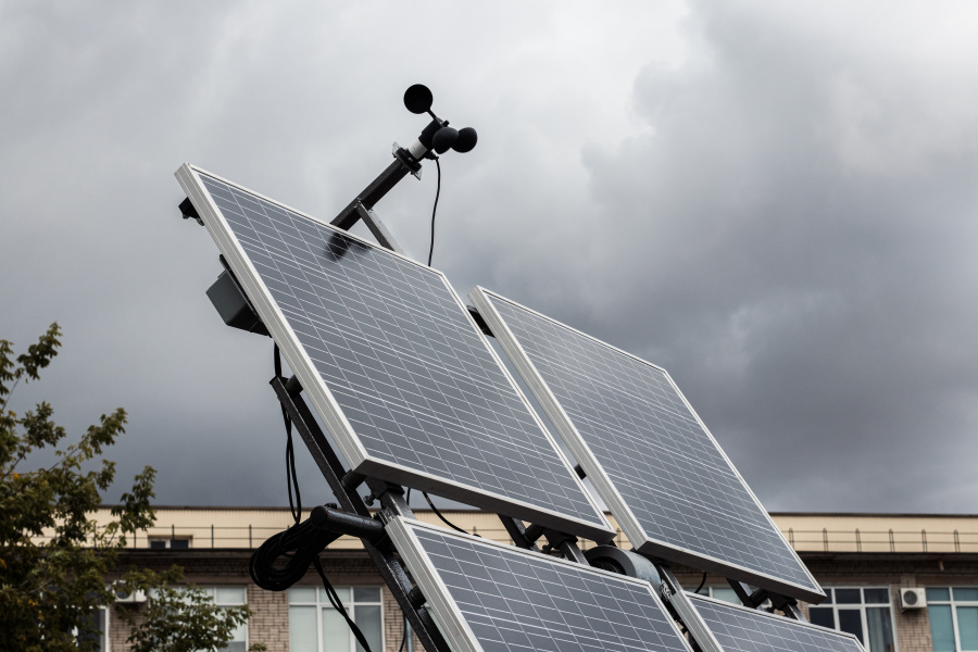 В Омском политехе создали «ловец света» для солнечных батарей В Омском политехе создали «ловец света» для солнечных батарей