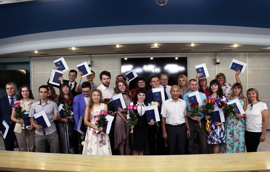 Квалификация «Преподаватель-исследователь»: аспирантам опорного университета вручили дипломы Квалификация «Преподаватель-исследователь»: аспирантам опорного университета вручили дипломы