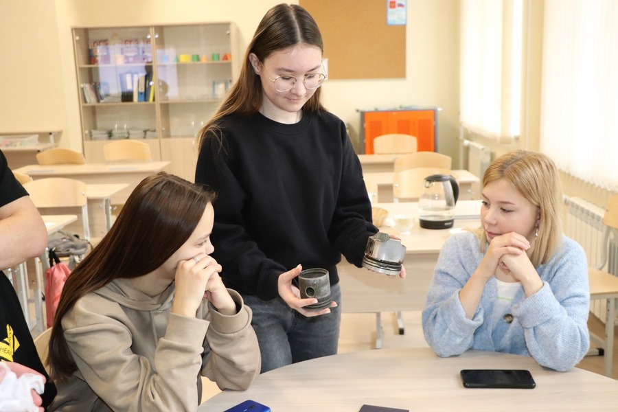 StartПроект в ОмГТУ: в университете прошел первый проектно-образовательный интенсив для школьников StartПроект в ОмГТУ: в университете прошел первый проектно-образовательный интенсив для школьников