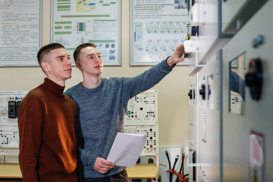 Обеспечим надежность электроснабжения: ОмГТУ открывает новый профиль подготовки совместно с ООО «Газпромнефть-Энергосервис» Обеспечим надежность электроснабжения: ОмГТУ открывает новый профиль подготовки совместно с ООО «Газпромнефть-Энергосервис»