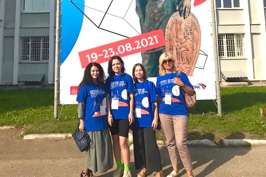 Студентки ОмГТУ приняли участие в Межрегиональном форуме волонтеров культуры «Невский 800» Студентки ОмГТУ приняли участие в Межрегиональном форуме волонтеров культуры «Невский 800»