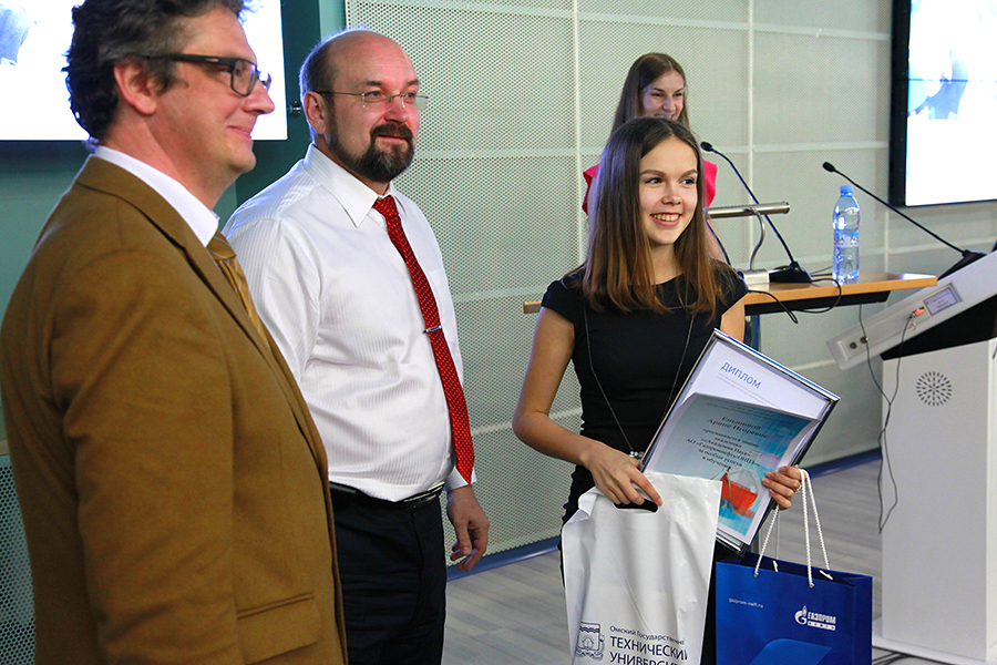 Награды за знания: Омский НПЗ вручил сертификаты выпускникам «Школьного факультета» Награды за знания: Омский НПЗ вручил сертификаты выпускникам «Школьного факультета»