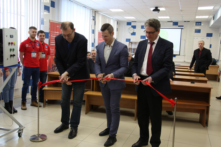 Новый учебный центр для студентов открылся в ОмГТУ Новый учебный центр для студентов открылся в ОмГТУ