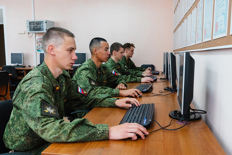 Студенты военного учебного центра Омского политеха на конференции обсудили памятные даты важных событий Студенты военного учебного центра Омского политеха на конференции обсудили памятные даты важных событий