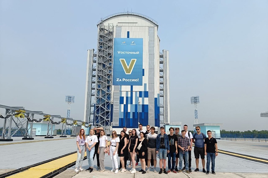 Студенты Омского политеха в рамках практики побывали на космодроме «Восточный» Студенты Омского политеха в рамках практики побывали на космодроме «Восточный»