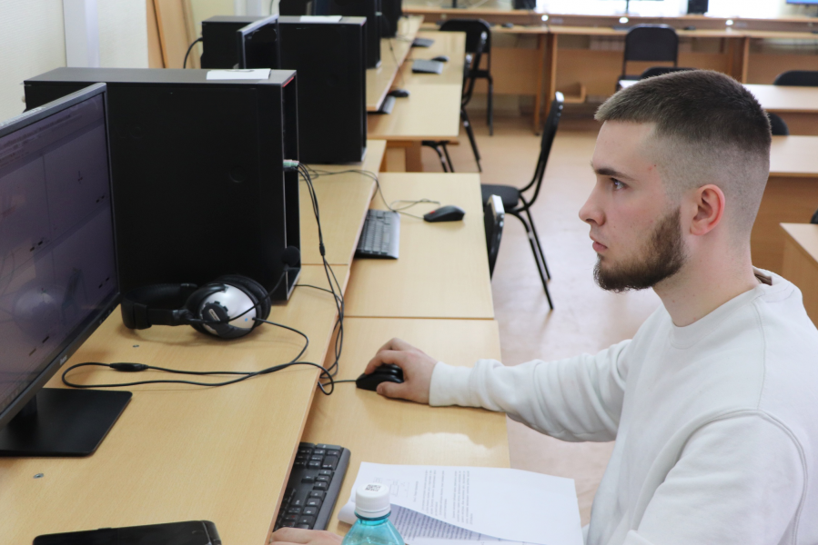 Студенты и ученые из России, Беларуси и Азербайджана обсудили актуальные проблемы науки на площадке ОмГТУ Студенты и ученые из России, Беларуси и Азербайджана обсудили актуальные проблемы науки на площадке ОмГТУ