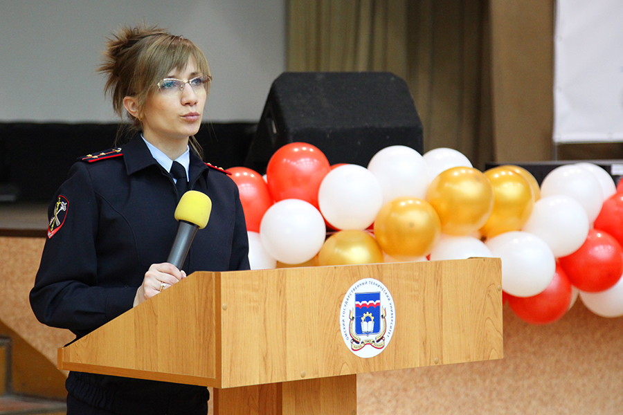 Студентам ОмГТУ рассказали о государственных услугах в электронном виде Студентам ОмГТУ рассказали о государственных услугах в электронном виде