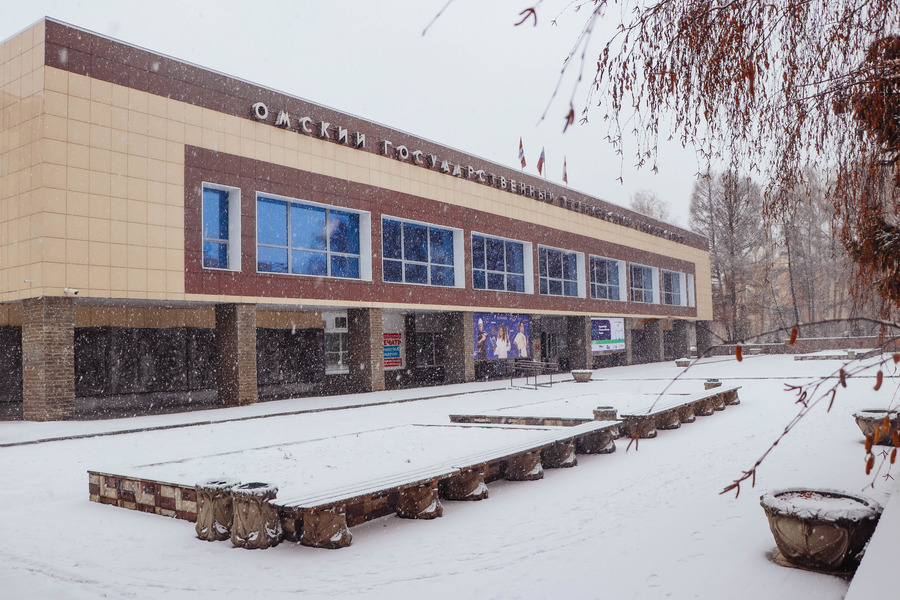 Поздравление и.о. ректора ОмГТУ Дмитрия Маевского с 79-летием университета Поздравление и.о. ректора ОмГТУ Дмитрия Маевского с 79-летием университета