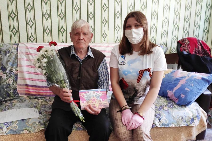 Волонтёры Победы ОмГТУ приняли участие в акциях «Мобильный телефон ветерану» и «Бессмертный полк» Волонтёры Победы ОмГТУ приняли участие в акциях «Мобильный телефон ветерану» и «Бессмертный полк»