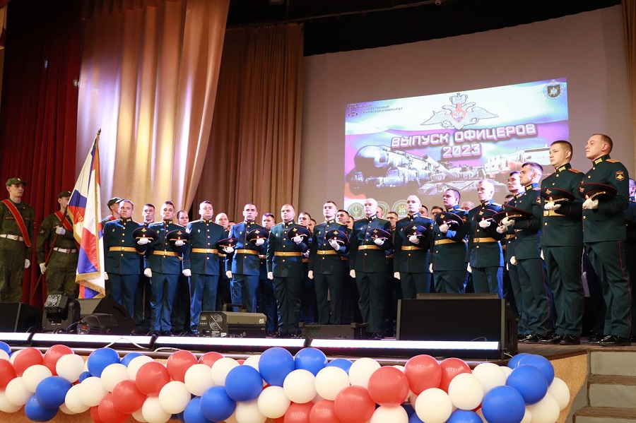 В ОмГТУ состоялся торжественный выпуск офицеров В ОмГТУ состоялся торжественный выпуск офицеров