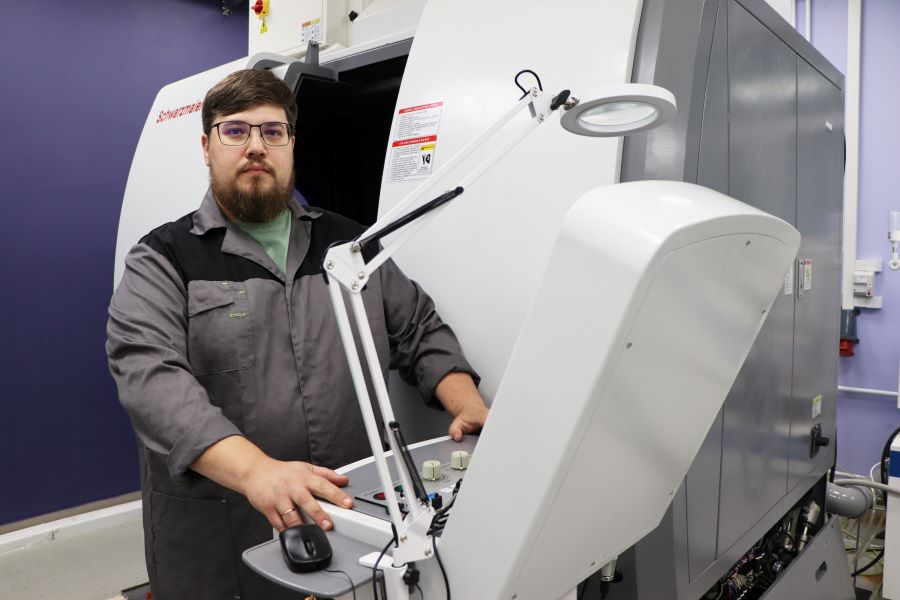 В ОмГТУ работают над установкой для финишной обработки кромок режущего инструмента В ОмГТУ работают над установкой для финишной обработки кромок режущего инструмента