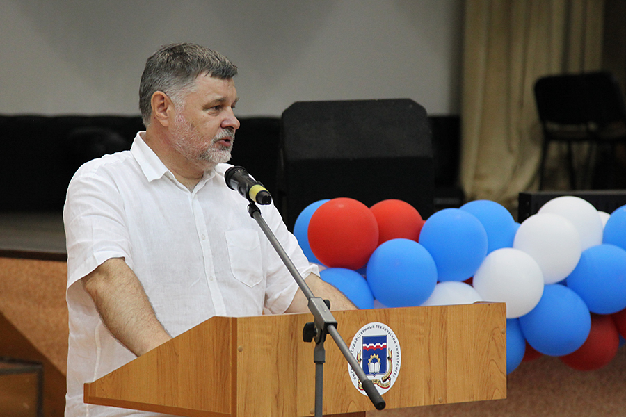 Анатолий Косых: «ОмГТУ готовится принять лучших абитуриентов» Анатолий Косых: «ОмГТУ готовится принять лучших абитуриентов»