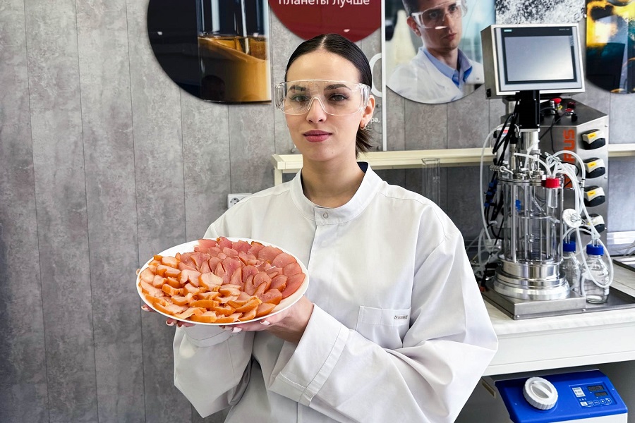 Студентка ОмГТУ усовершенствовала рецепт сырокопченого мяса утки Студентка ОмГТУ усовершенствовала рецепт сырокопченого мяса утки