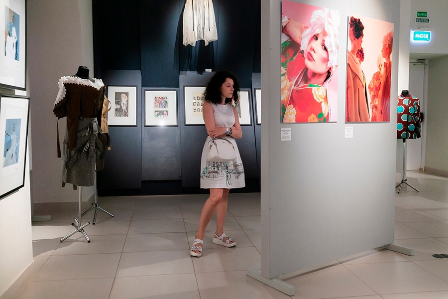 Омская Арт-резиденция и кафедра «Дизайн костюма» ОмГТУ открыли новую выставку Омская Арт-резиденция и кафедра «Дизайн костюма» ОмГТУ открыли новую выставку