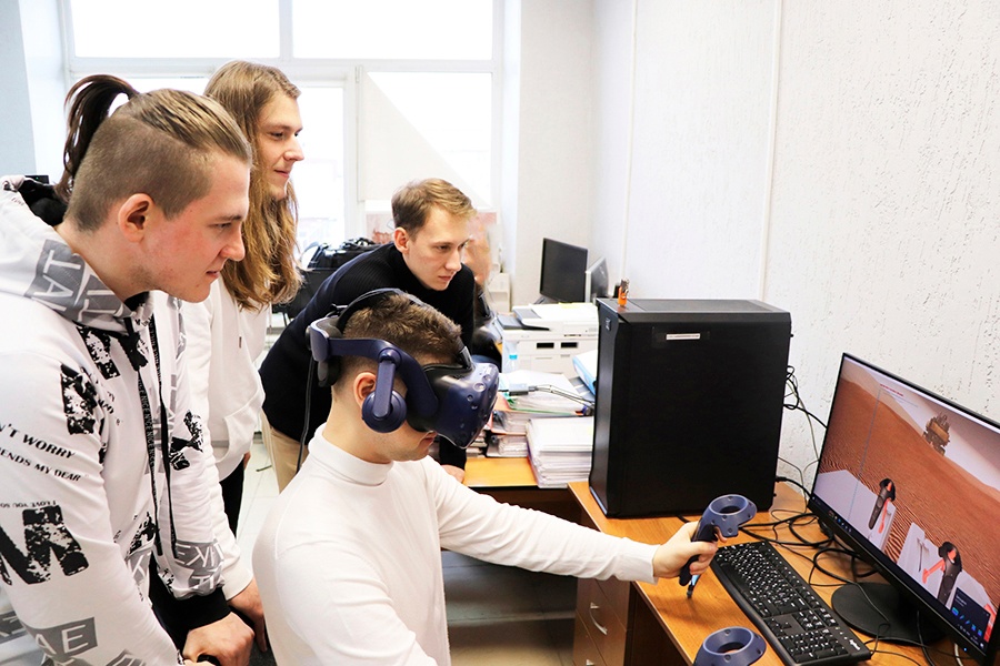 Студенты ОмГТУ создают игру-симулятор управления грузовой машиной на далекой недружелюбной планете Студенты ОмГТУ создают игру-симулятор управления грузовой машиной на далекой недружелюбной планете