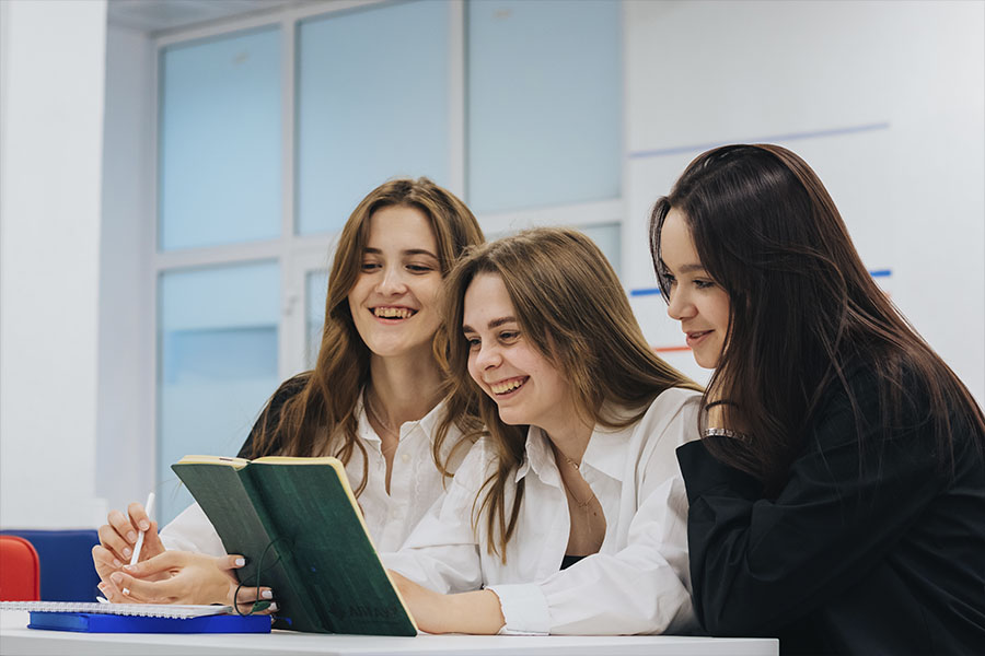 Шесть студентов ОмГТУ получат именные стипендии от нефтетранспортной компании Шесть студентов ОмГТУ получат именные стипендии от нефтетранспортной компании