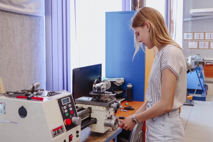 Студенты Омского политеха могут получить 3 000 000 рублей на реализацию научного проекта Студенты Омского политеха могут получить 3 000 000 рублей на реализацию научного проекта