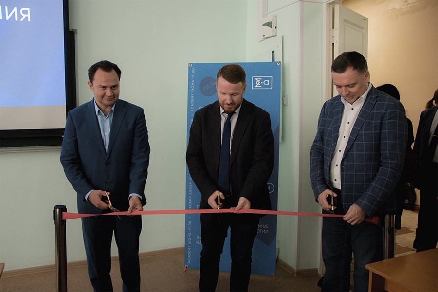 В ОмГТУ открылась лаборатория для подготовки ИТ-специалистов для российской энергетики В ОмГТУ открылась лаборатория для подготовки ИТ-специалистов для российской энергетики