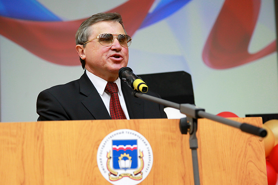 Депутат Олег Смолин встретился со студентами и сотрудниками ОмГТУ Депутат Олег Смолин встретился со студентами и сотрудниками ОмГТУ