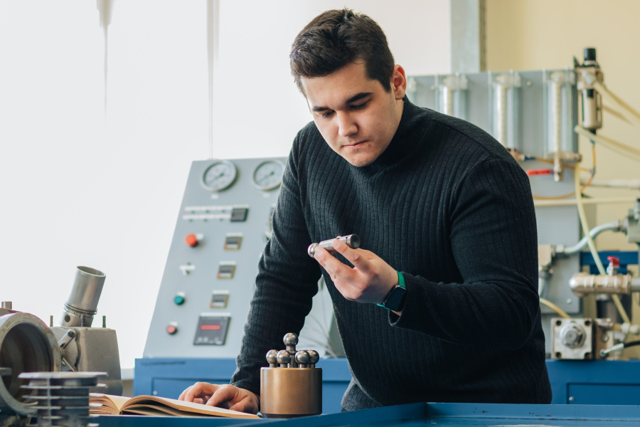 ОмГТУ отмечает дебют выпуска строителей и специалистов в области информационных систем и технологий ОмГТУ отмечает дебют выпуска строителей и специалистов в области информационных систем и технологий