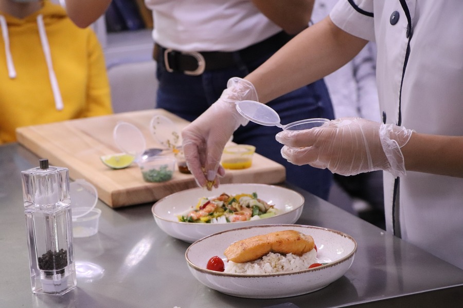 В ОмГТУ прошел мастер-класс «Готовить подано!» В ОмГТУ прошел мастер-класс «Готовить подано!»