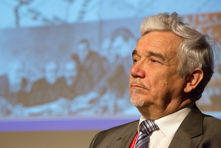 «Народным героем» стал заведующий кафедрой «Химическая технология и биотехнология» ОмГТУ Владимир Лихолобов «Народным героем» стал заведующий кафедрой «Химическая технология и биотехнология» ОмГТУ Владимир Лихолобов