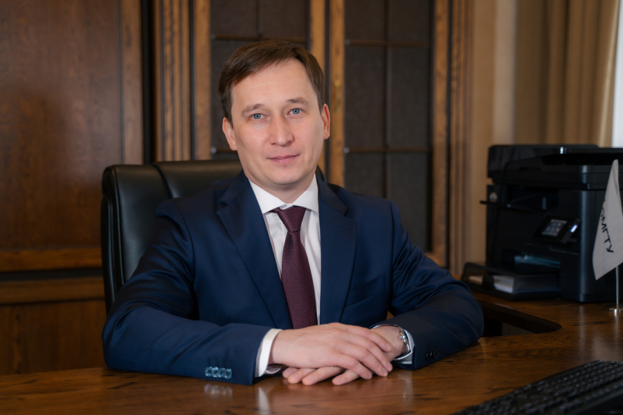 И. о. ректора ОмГТУ Василий Фефелов поздравляет политехников с Новым годом! И. о. ректора ОмГТУ Василий Фефелов поздравляет политехников с Новым годом!