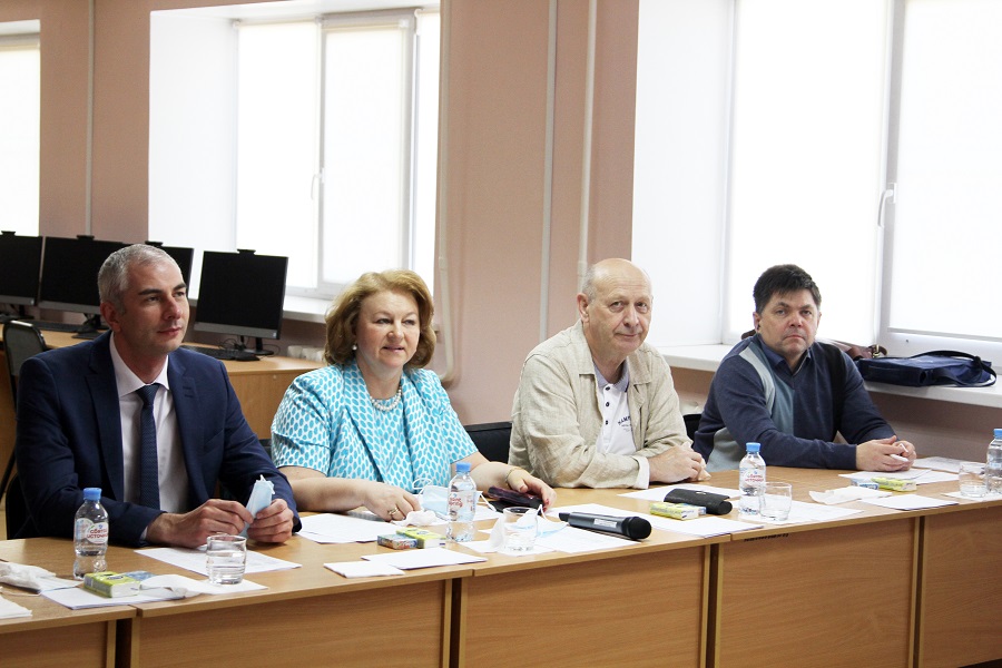 Представители органов исполнительной власти уверены в выпускниках ОмГТУ Представители органов исполнительной власти уверены в выпускниках ОмГТУ